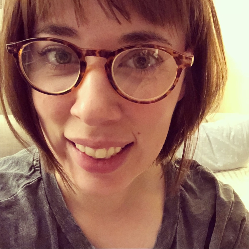 Meet your Posher, Caitlin